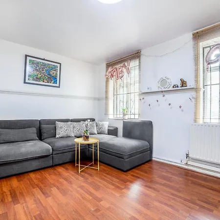 2 Story Apt On The Ground Floor At Clapham North London Exterior photo