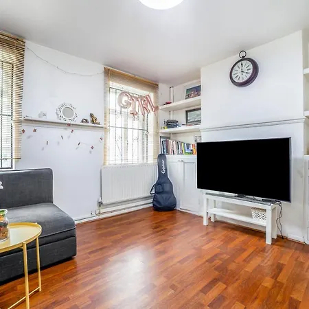 2 Story Apt On The Ground Floor At Clapham North London Exterior photo